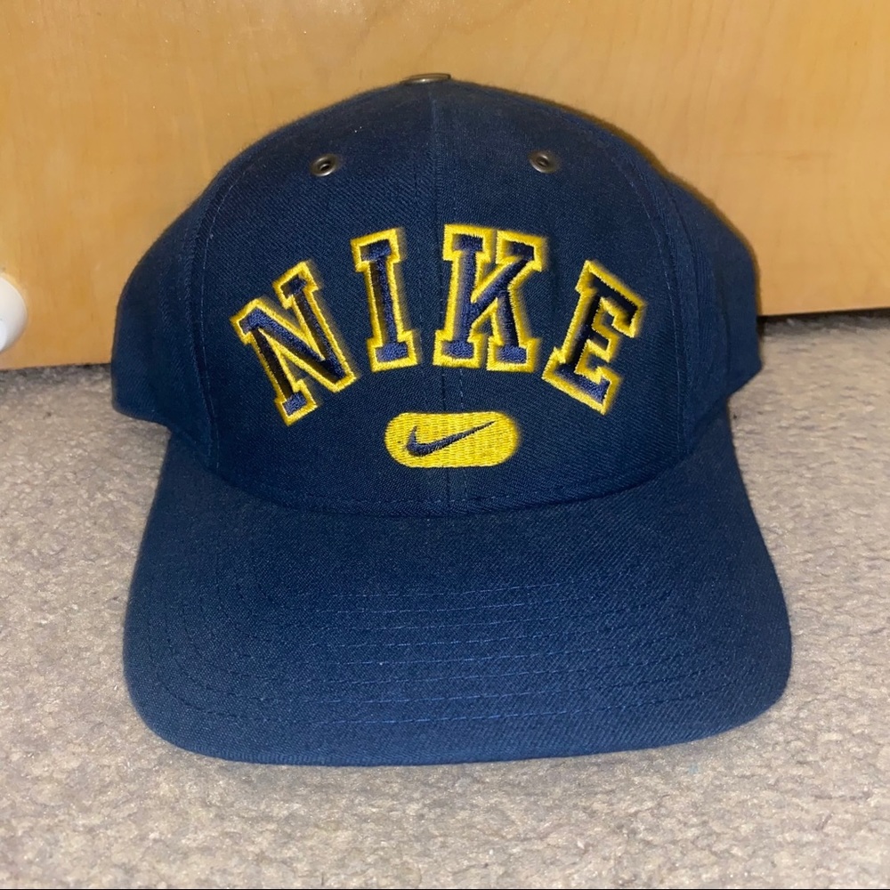Vintage Nike fitted